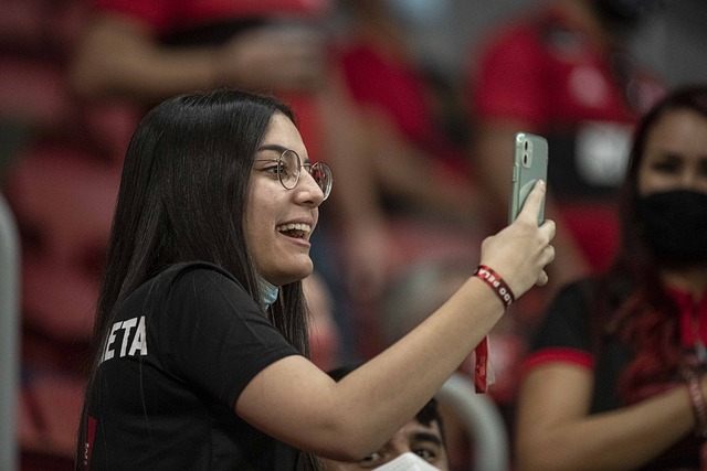 相比之下 相比之下