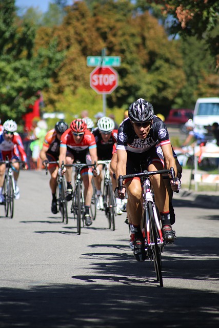 紧随其后的 紧随其后的